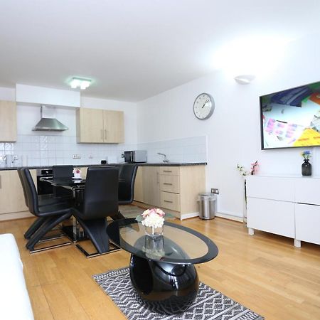 Gorgeous 2 Bedroom 2 Bathroom Woolwich Лондон Экстерьер фото