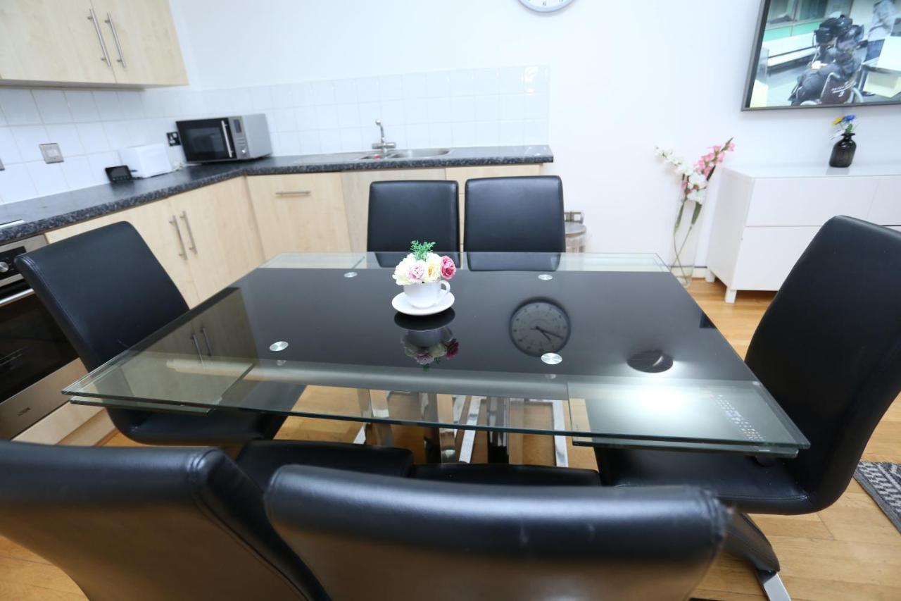 Gorgeous 2 Bedroom 2 Bathroom Woolwich Лондон Экстерьер фото