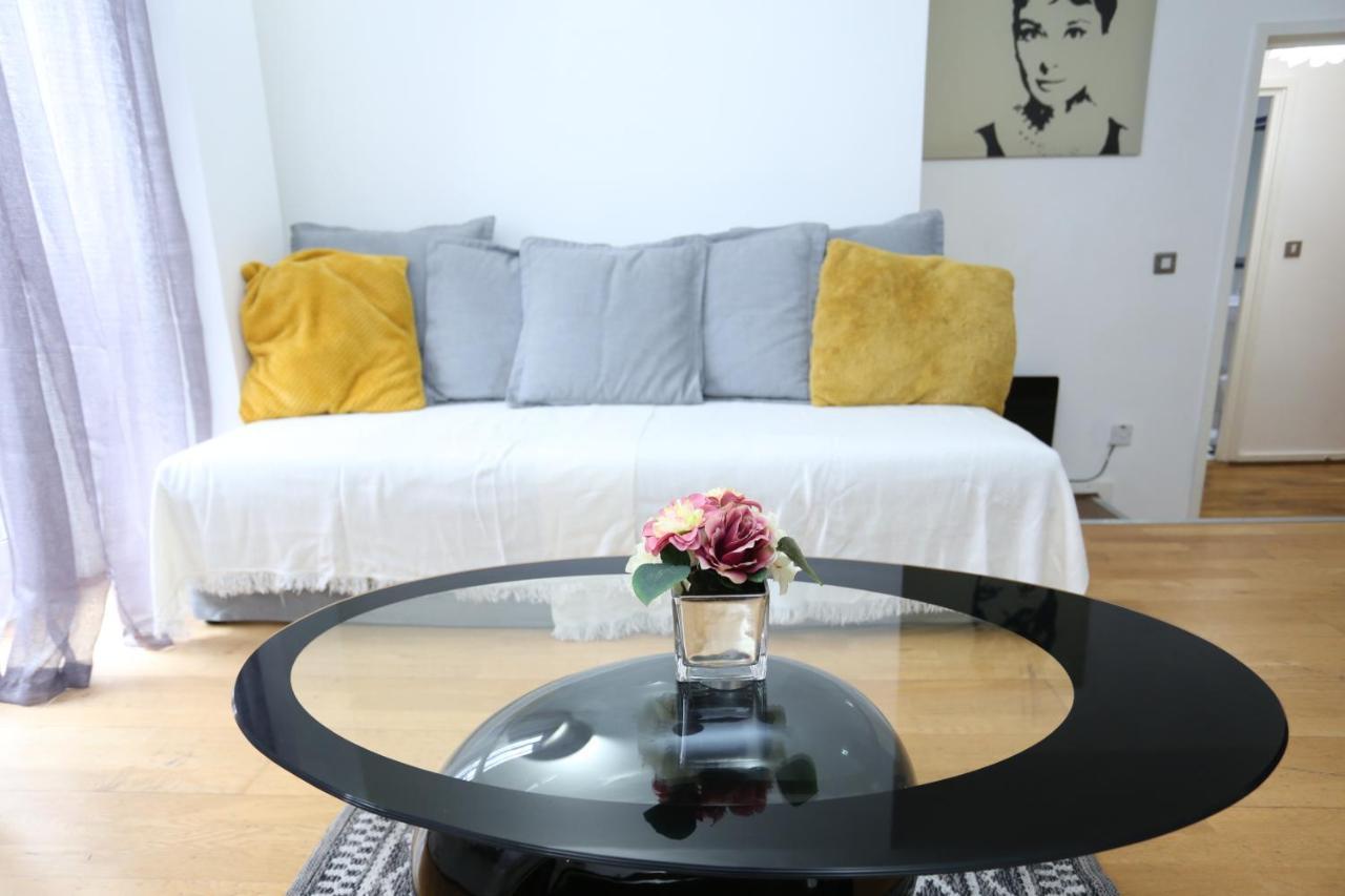 Gorgeous 2 Bedroom 2 Bathroom Woolwich Лондон Экстерьер фото