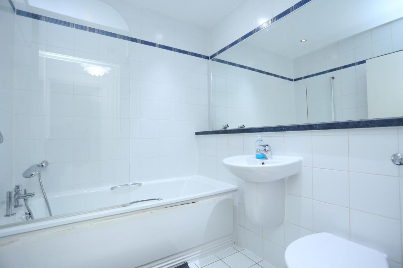 Gorgeous 2 Bedroom 2 Bathroom Woolwich Лондон Экстерьер фото